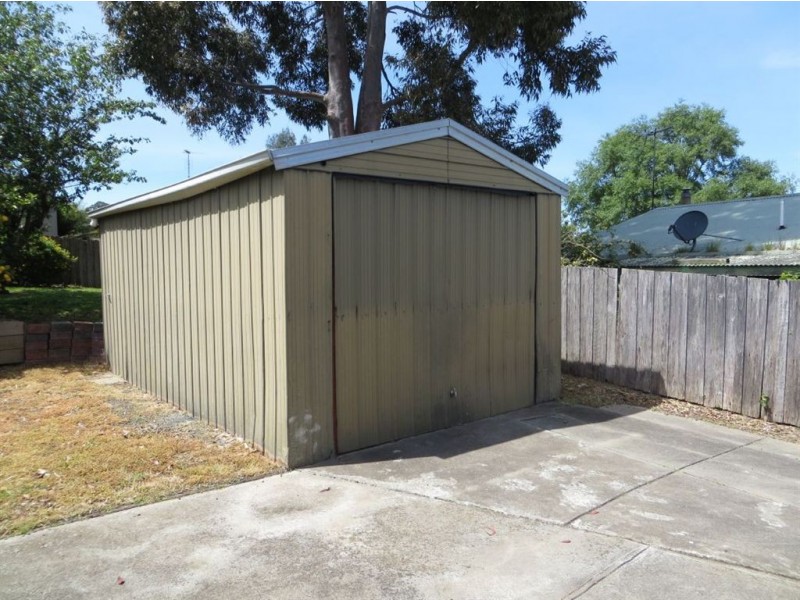 16 Boronia Street, Drouin VIC 3818