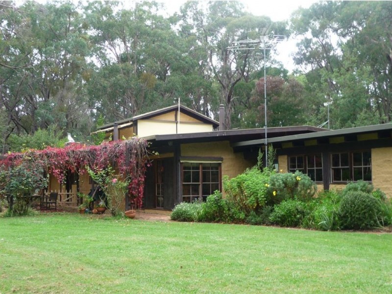 25 Pleasances Road, Darnum VIC 3822