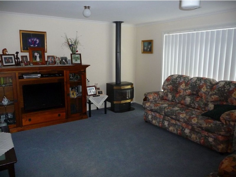 15 Cypress Court, Drouin VIC 3818