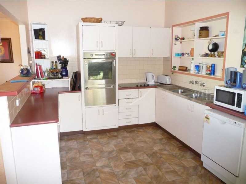 6 Murrell Street, Drouin VIC 3818