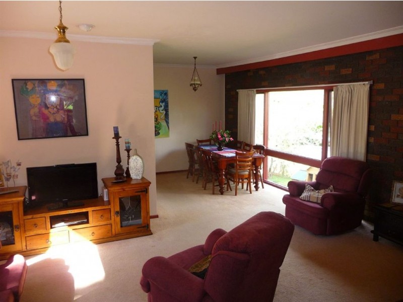 6 Murrell Street, Drouin VIC 3818