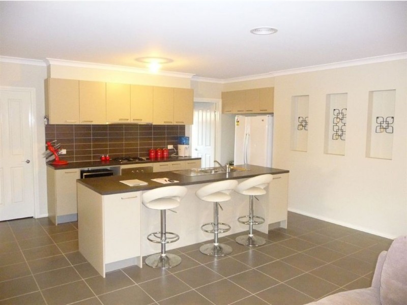 2 Oberon Place, Drouin VIC 3818