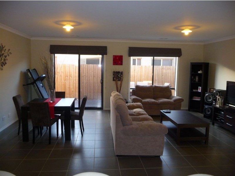 2 Oberon Place, Drouin VIC 3818