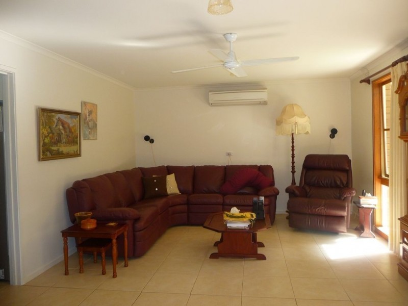 215 Pryor Road, Drouin VIC 3818