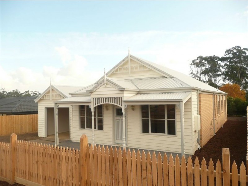 14 Richie Court, Drouin VIC 3818