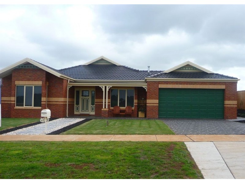 45 Norman Road, Drouin VIC 3818