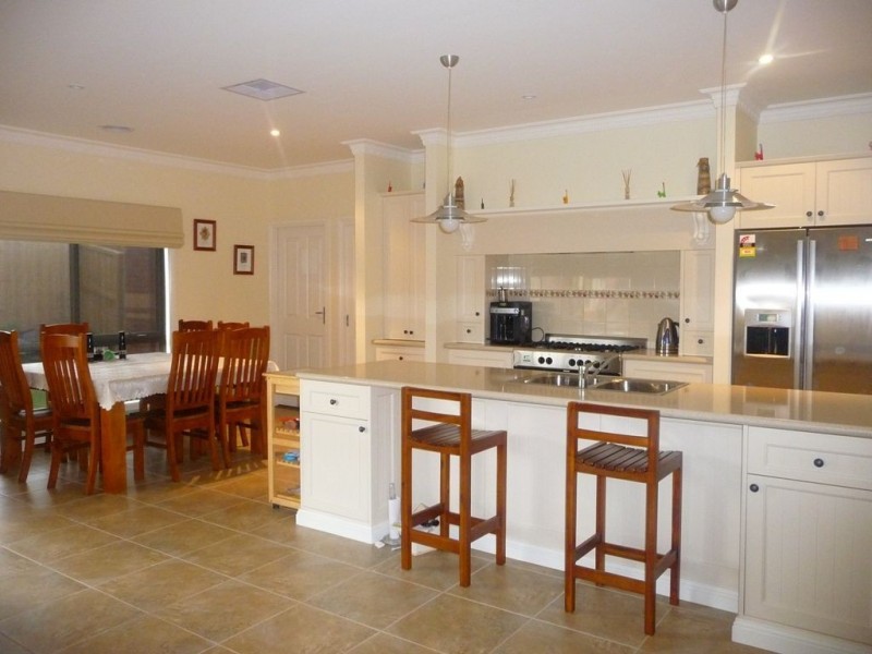 45 Norman Road, Drouin VIC 3818