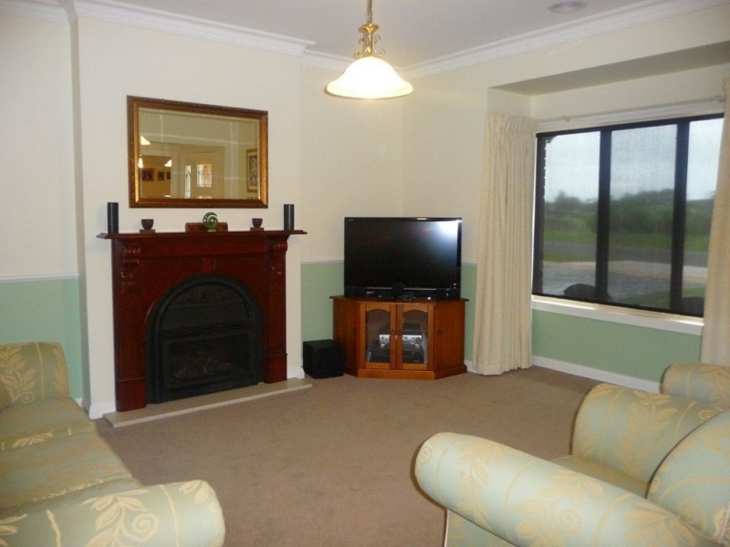 45 Norman Road, Drouin VIC 3818