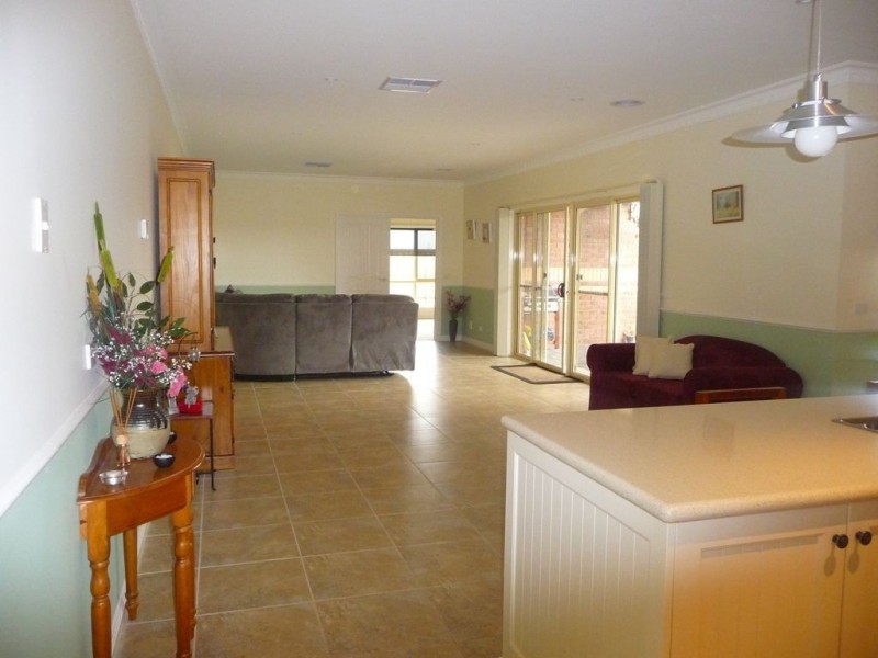 45 Norman Road, Drouin VIC 3818