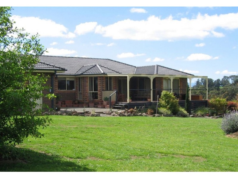 11 Robinhood Way, Drouin VIC 3818