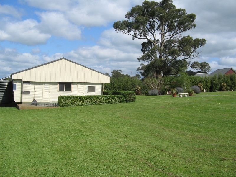 11 Robinhood Way, Drouin VIC 3818