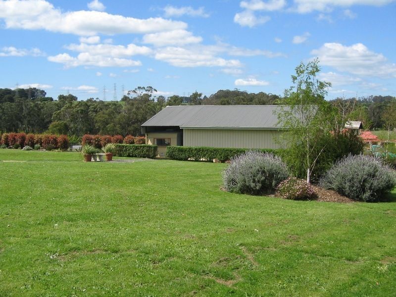 11 Robinhood Way, Drouin VIC 3818