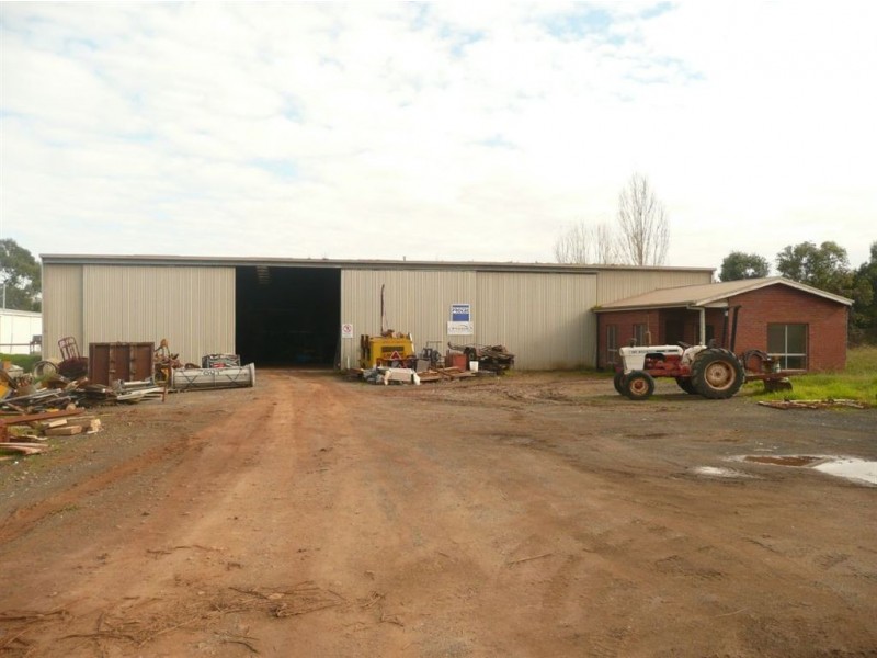 106 Roberts Court, Drouin VIC 3818