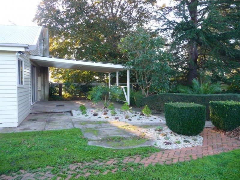 12 Conway Road, Drouin South VIC 3818