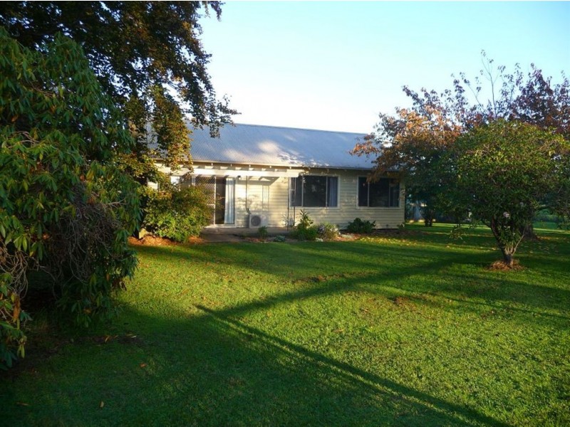 12 Conway Road, Drouin South VIC 3818