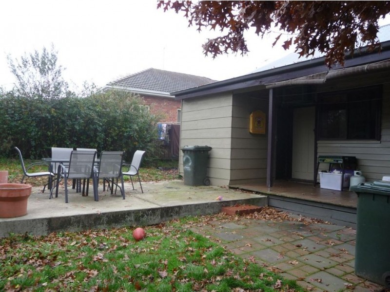 2/102 Albert Road, Warragul VIC 3820