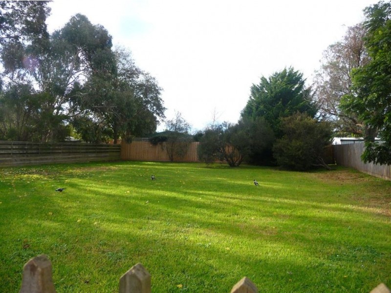 24 Ferris Street, Drouin VIC 3818