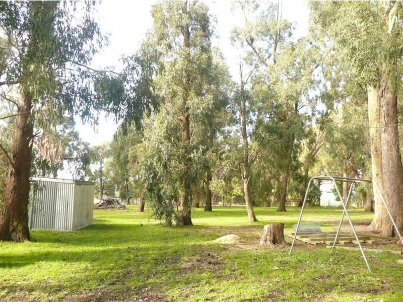 65 Lang Lang Park Road, Athlone VIC 3818