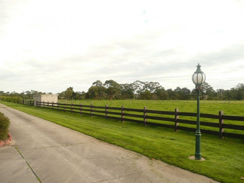 41 Berry Lane, Bunyip VIC 3815