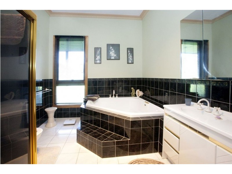 41 Berry Lane, Bunyip VIC 3815