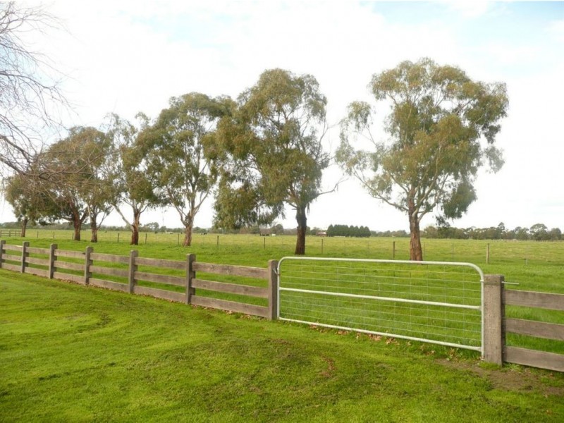 41 Berry Lane, Bunyip VIC 3815