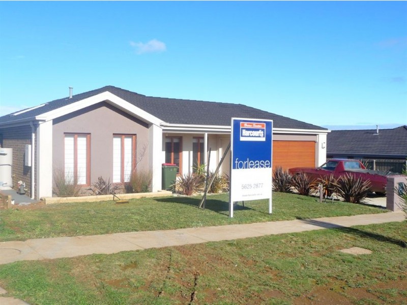 32 Davey Drive, Drouin VIC 3818