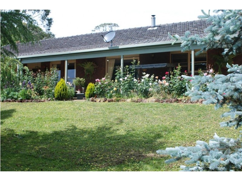 156 Lardners Track, Drouin East VIC 3818