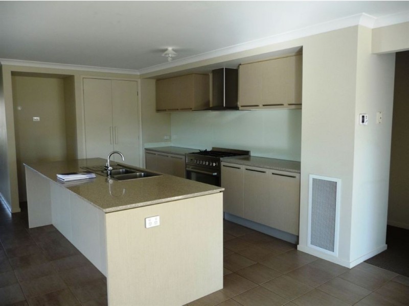 4 Rimfire Avenue, Drouin VIC 3818