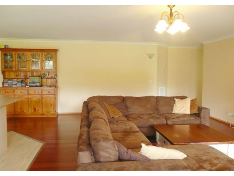 38 Bunjil Drive, Drouin VIC 3818