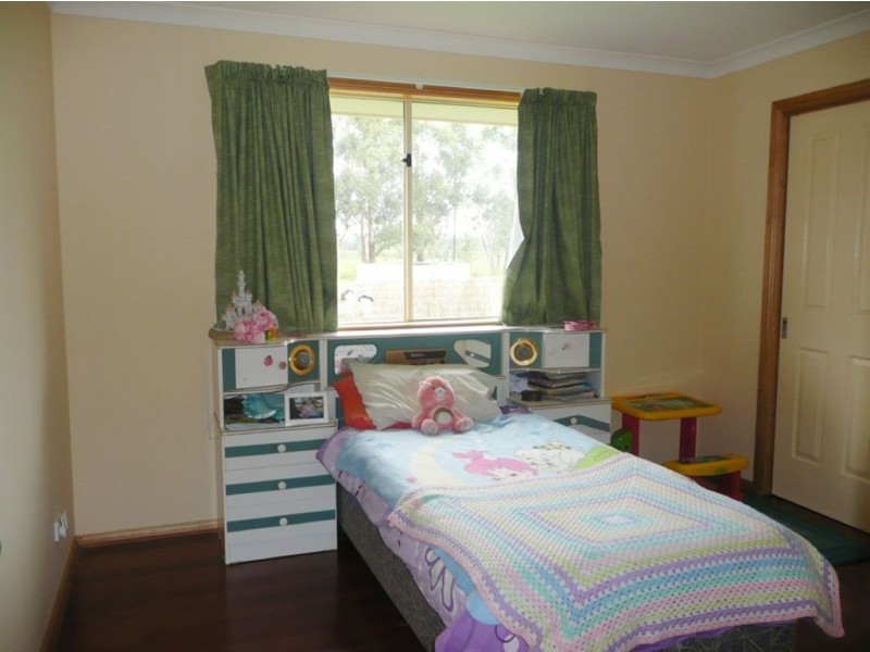 38 Bunjil Drive, Drouin VIC 3818