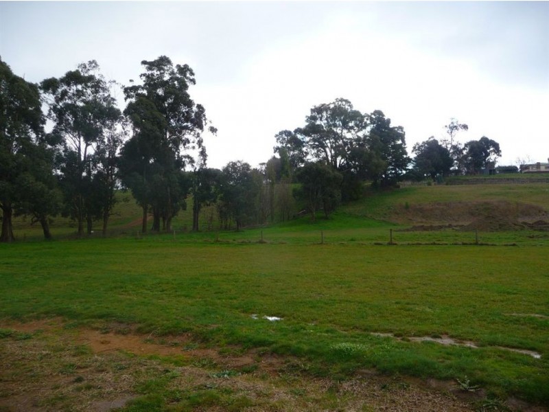 38 Bunjil Drive, Drouin VIC 3818