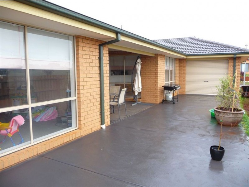 78 Cook Street, Drouin VIC 3818