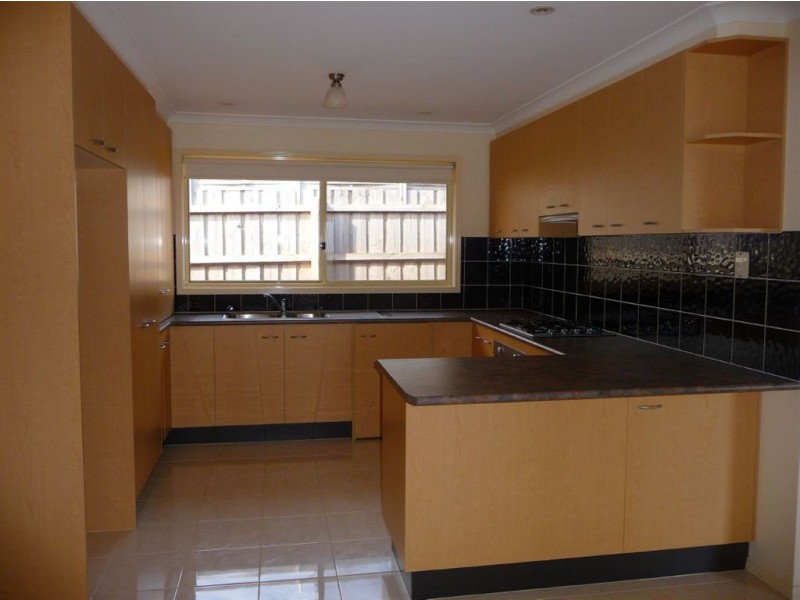 9 Cameron Court, Drouin VIC 3818