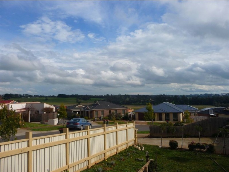 9 Cameron Court, Drouin VIC 3818