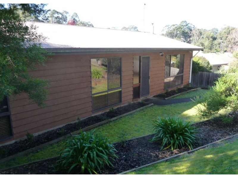 24 Calway Street, Drouin VIC 3818