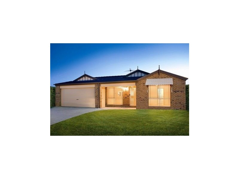 42 Lardner Road, Drouin VIC 3818