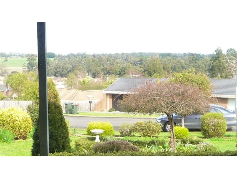 12 Acacia Street, Drouin VIC 3818