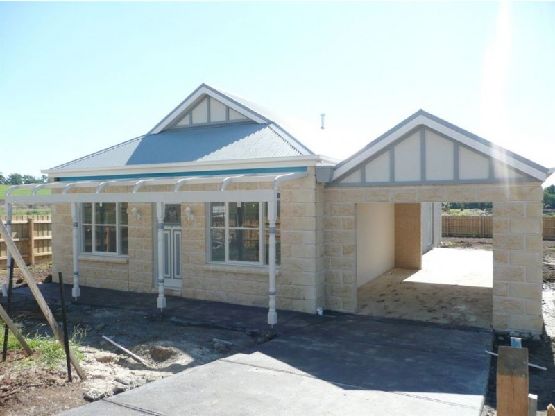 29 Clifford Drive, Drouin VIC 3818