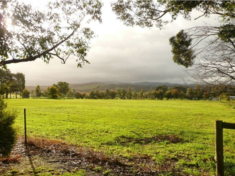 21 Wattletree Road, Bunyip VIC 3815