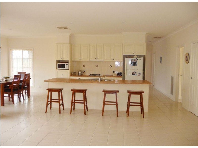 22 Walker Drive, Drouin VIC 3818