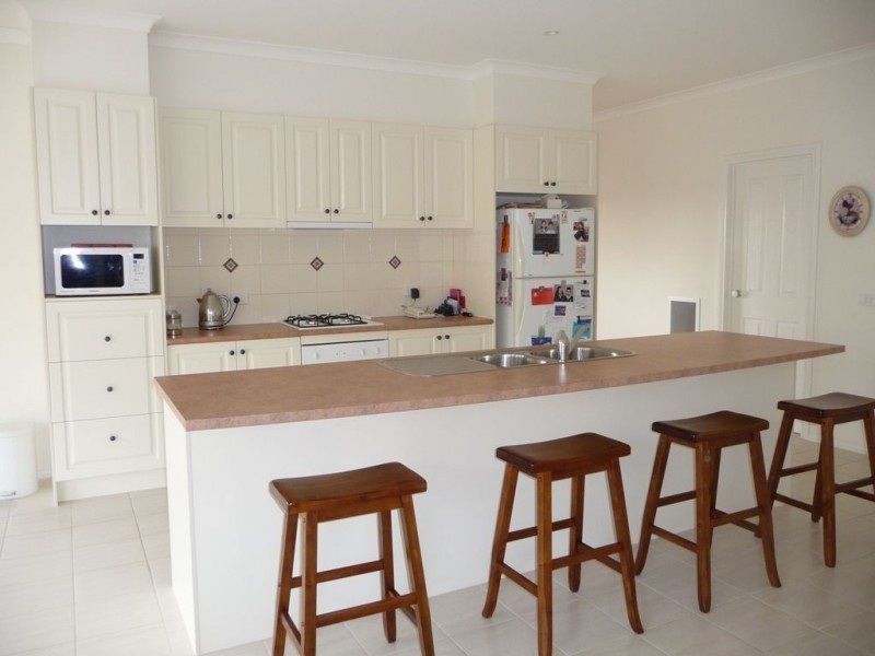 22 Walker Drive, Drouin VIC 3818