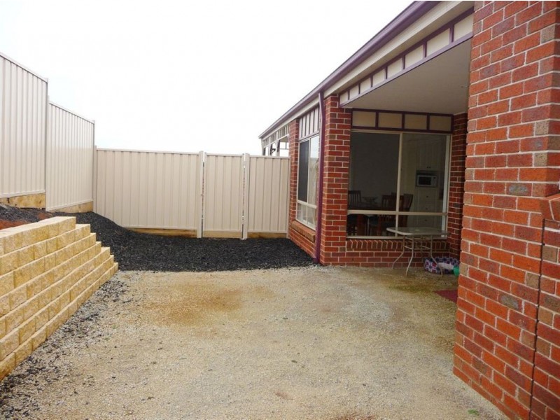 22 Walker Drive, Drouin VIC 3818