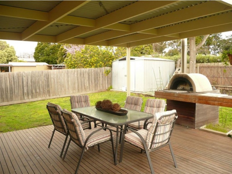 24 Nash Road, Bunyip VIC 3815