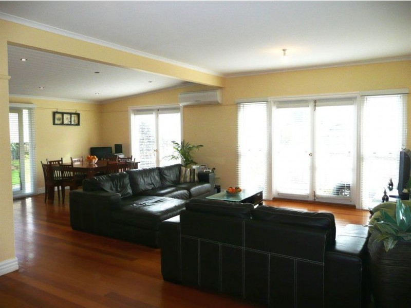 24 Nash Road, Bunyip VIC 3815