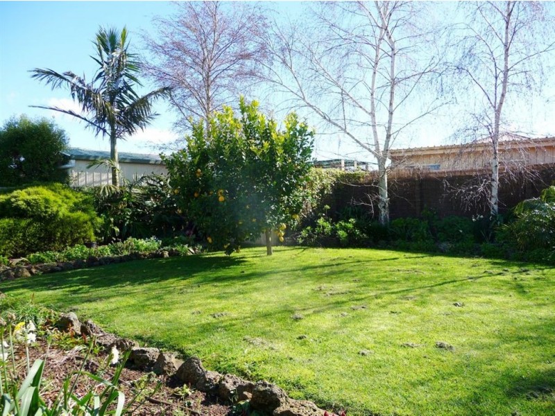 4 Hakea Court, Drouin VIC 3818