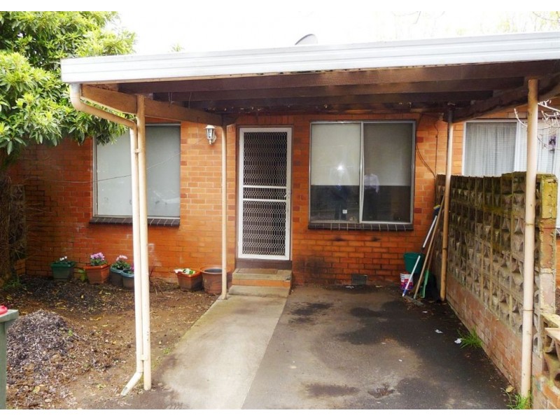 2/203 Princes Way, Drouin VIC 3818
