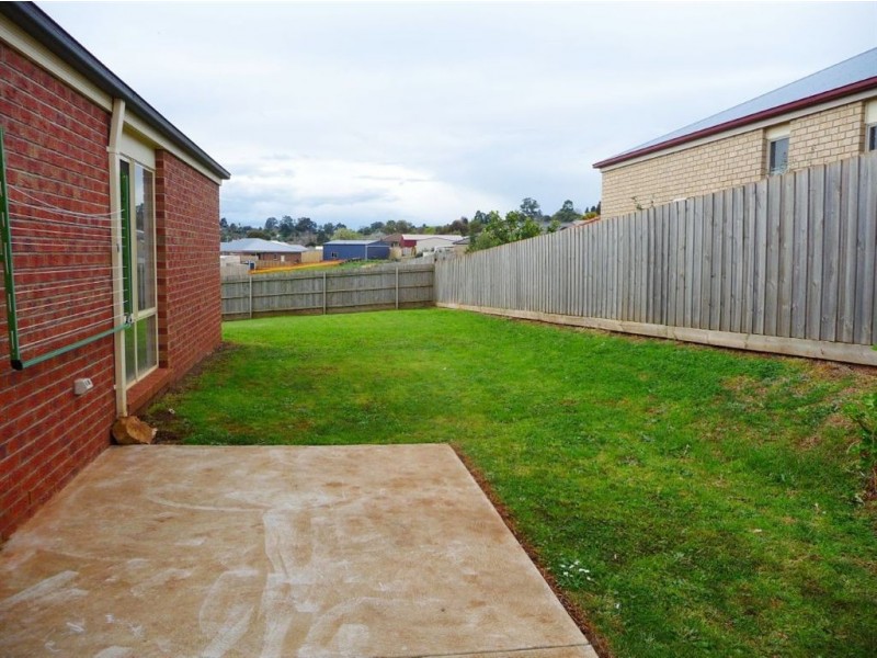 72 Cook Street, Drouin VIC 3818