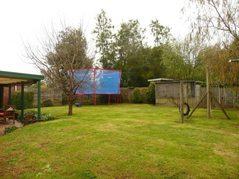 5 Waratah Court, Drouin VIC 3818