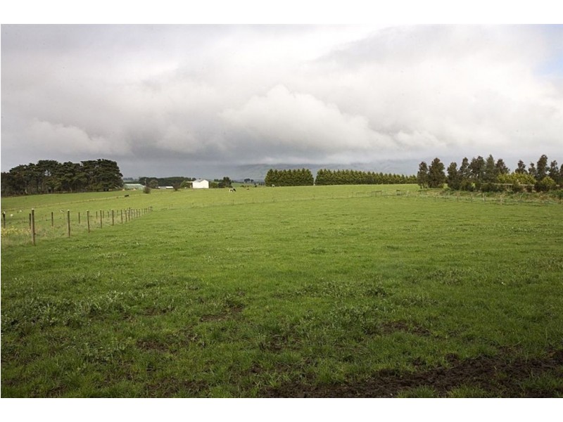 620 East West Road, Bona Vista VIC 3820