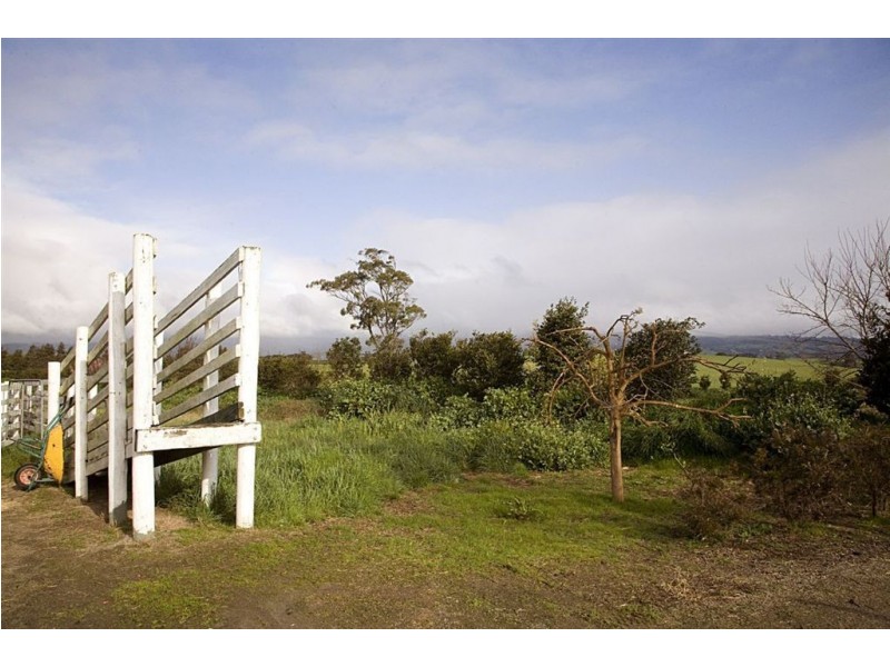 620 East West Road, Bona Vista VIC 3820